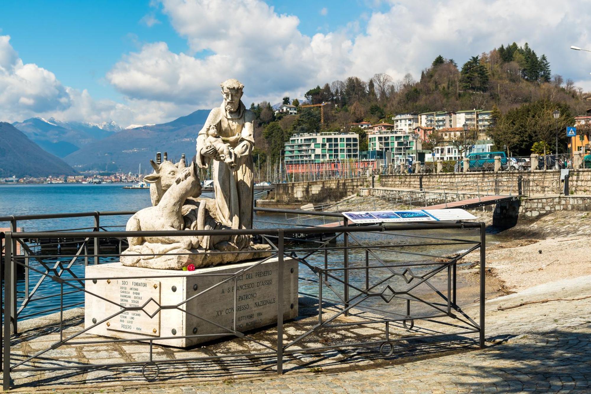 Appartamento Il Golfo Lake View - Happy Rentals Laveno Kültér fotó
