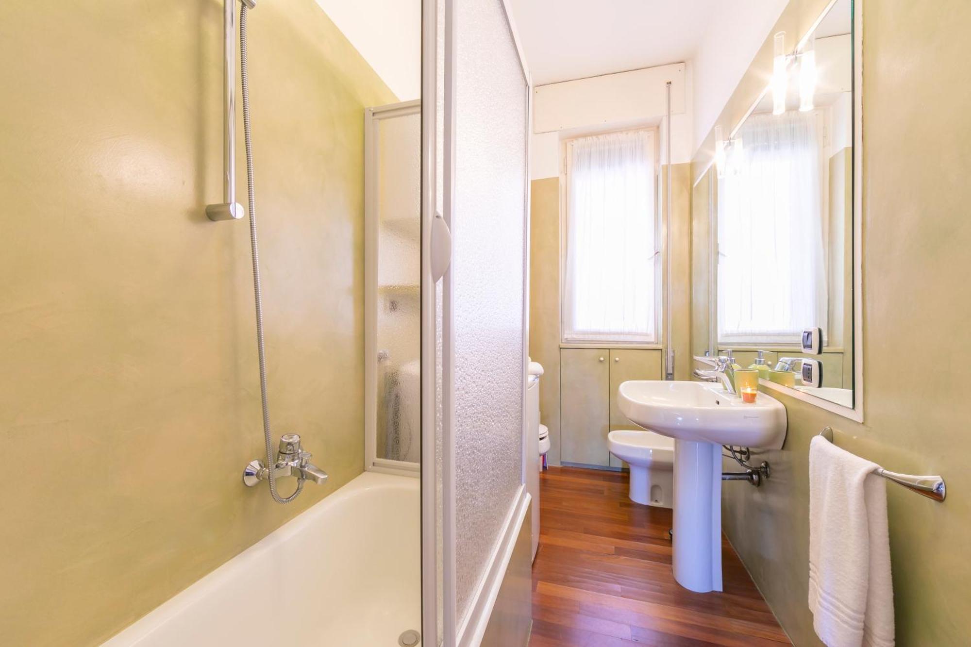 Appartamento Il Golfo Lake View - Happy Rentals Laveno Kültér fotó