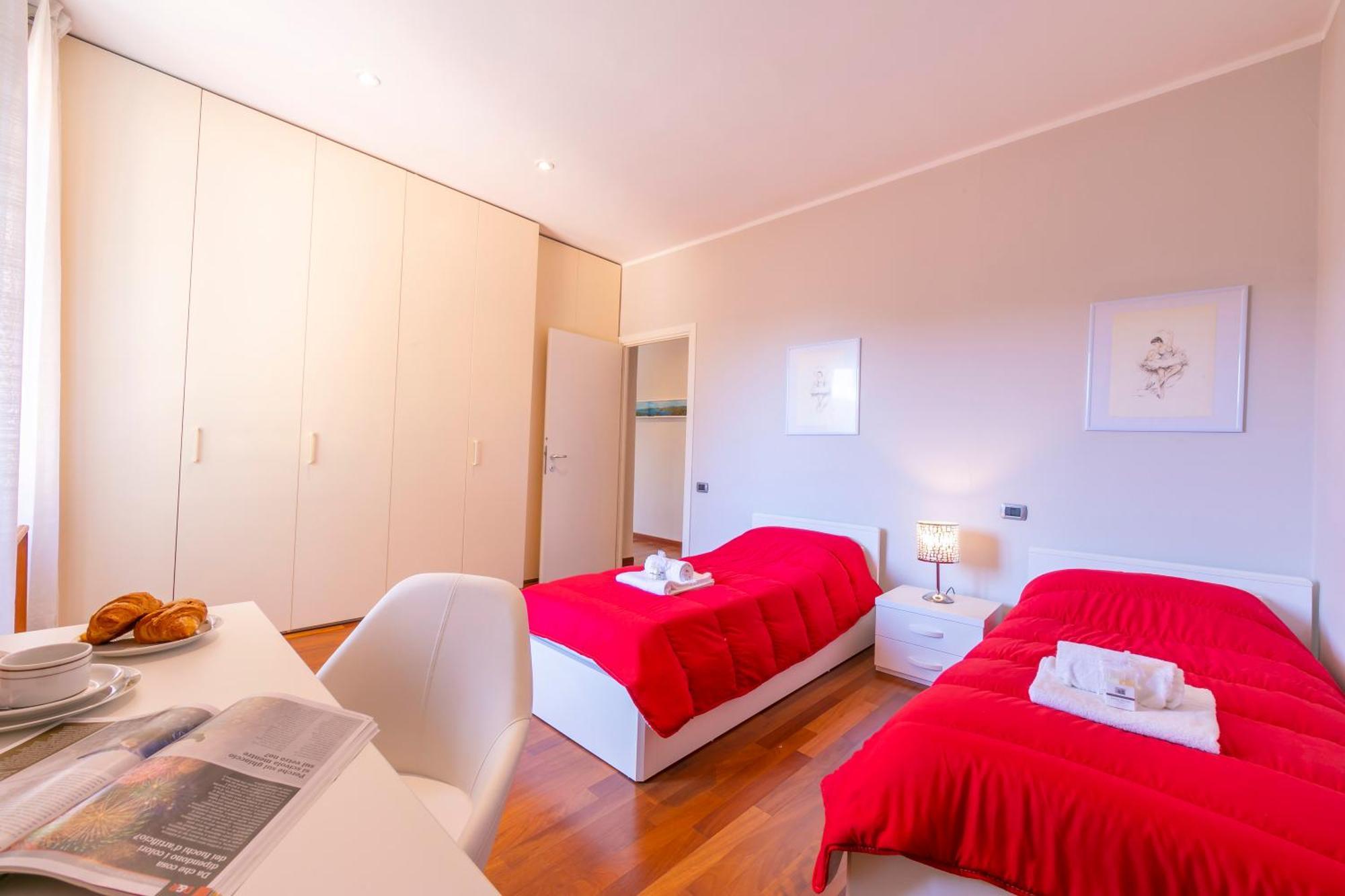 Appartamento Il Golfo Lake View - Happy Rentals Laveno Kültér fotó